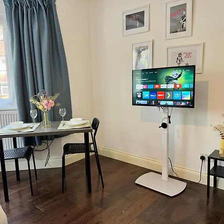 Lovely Studio 30Min To Central Londra Esterno foto